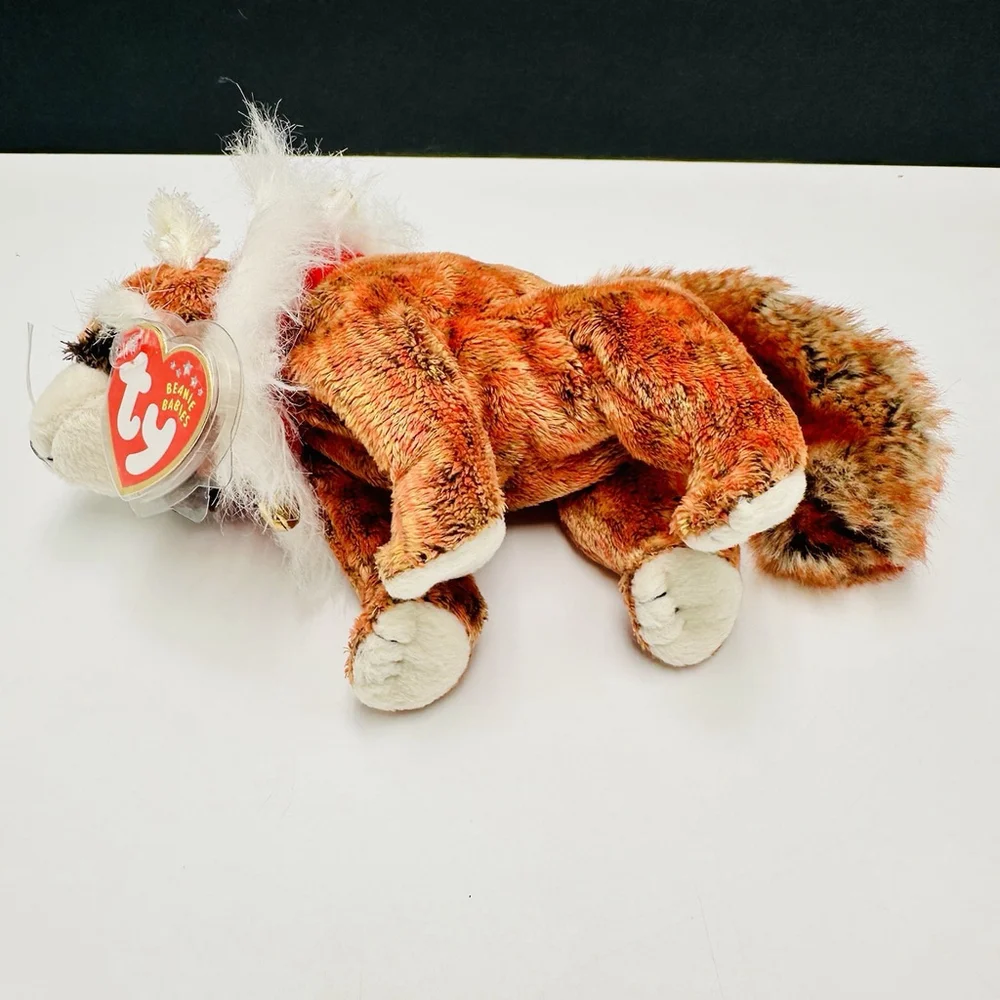 TY RUSTY the Red Panda Beanie Babies with Red Velvet Collar - Ear Tag 2002